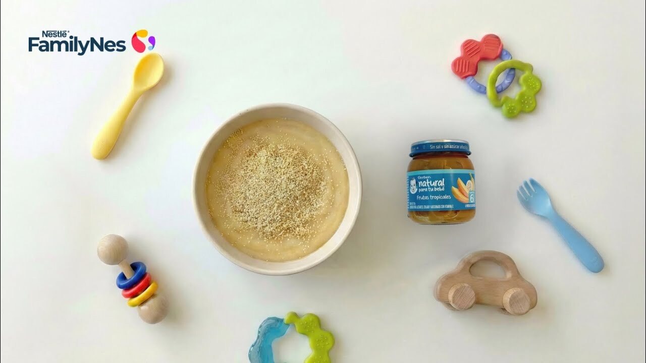 Bowl de frutas tropicales y espinaca